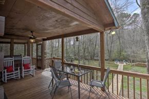 Picturesque Mtn Cabin with Hot Tub and Fire Pit!